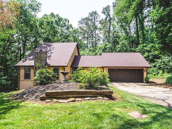 2nd image of 3959 Cotswold Dr