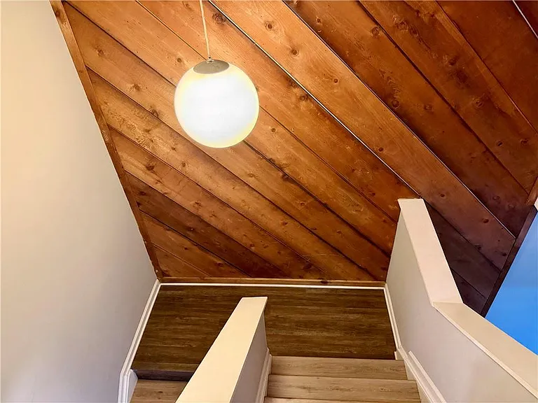 1059 Mariners Dr — Photo 12