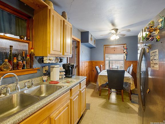 5th image of 530 PINEWOOD LN