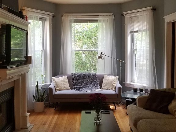 2nd image of 1228 W Newport Ave #2