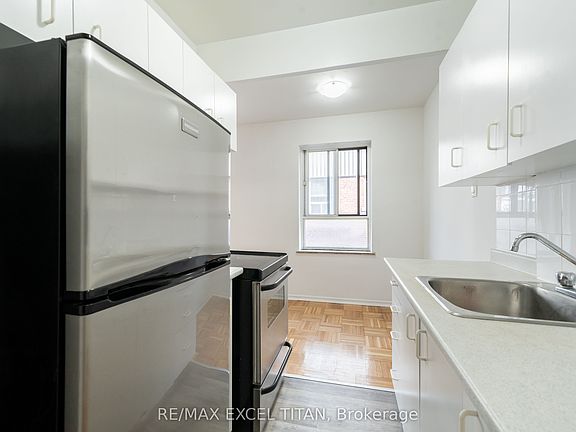 3rd image of 156 Kingston Rd #9