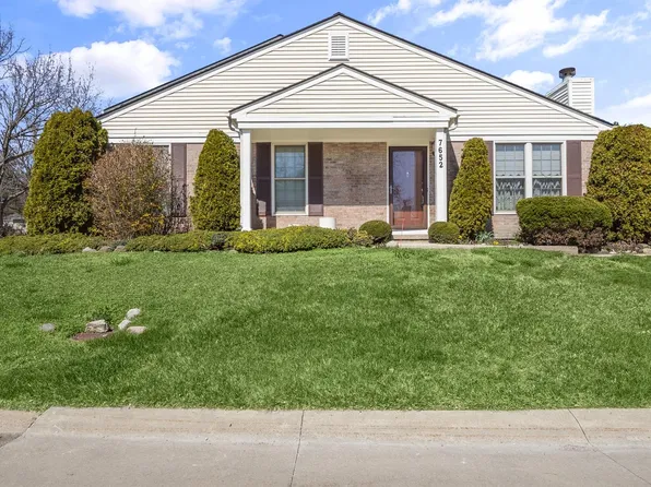 7652 Woodview Dr, Waterford, MI 48327