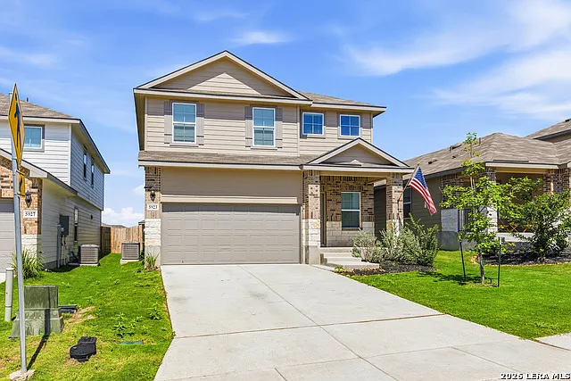 5 bed, 3.5 bath, 2492 sqft, $2,400 — Photo 1