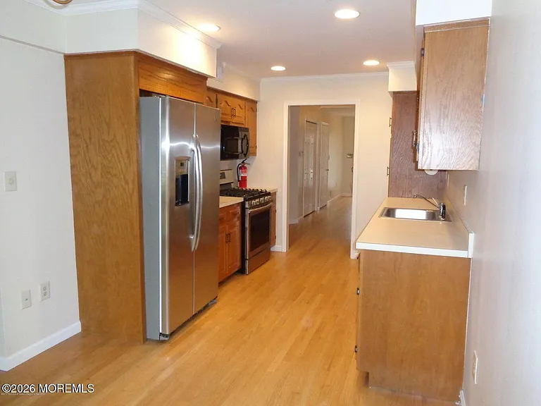 8 Eastborne Dr #1008 — Photo 6