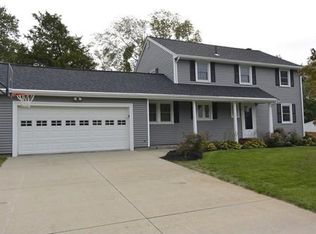 6 Stonybrook Rd, Medfield, MA 02052