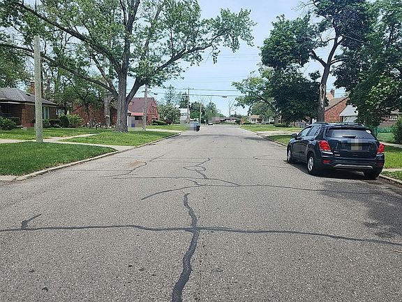 4th image of 19331 Cherrylawn St