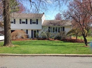7 Lord Stirling Dr, Parsippany, NJ 07054