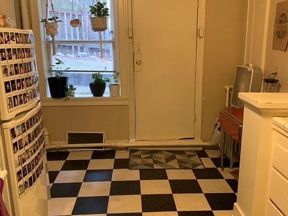 4th image of 309 Belmont Ave E APT A