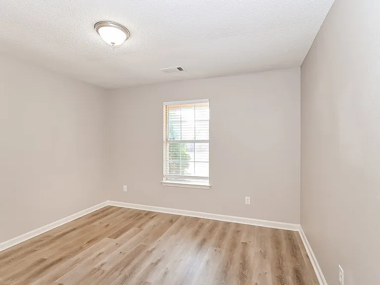 190 Pine Ridge Ln — Photo 13