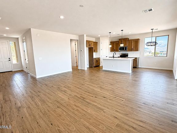 3rd image of 16957 E BOBWHITE Way