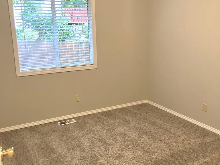 380 NW 150th Ave — Photo 17