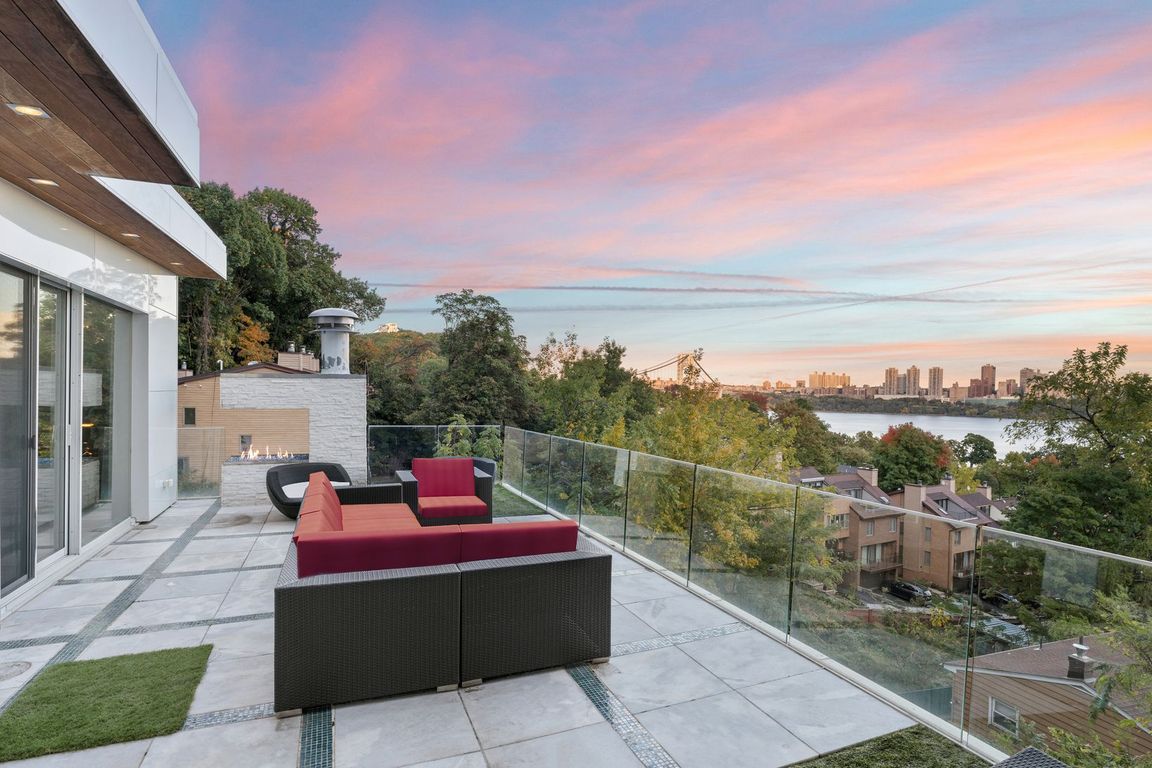 next background image