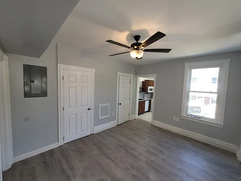 415 W High St #A — Photo 8