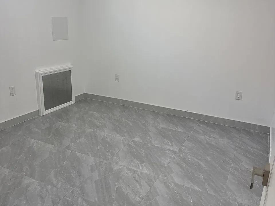 5828 146th St #BASEMENT