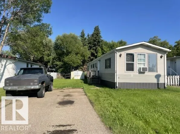 58 The Pkwy NW, Edmonton, AB T6P 1H6