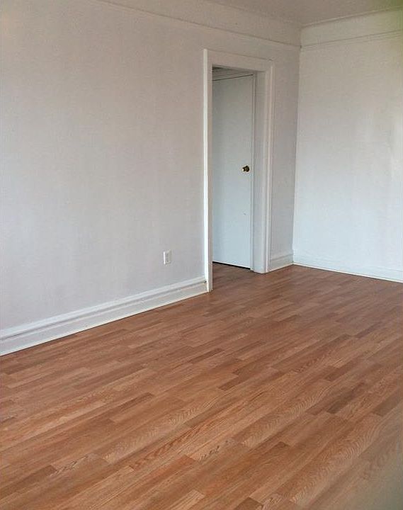2nd image of 1974 Crotona Ave APT 31