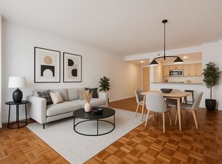 350 W 43rd St APT 4D, New York, NY 10036