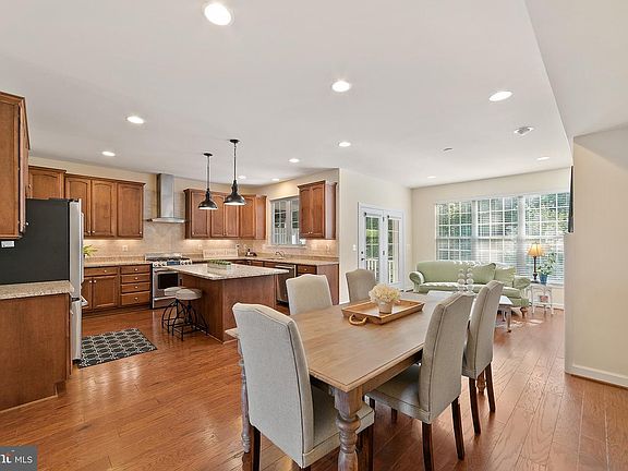 3rd image of 7993 Turtle Creek Cir