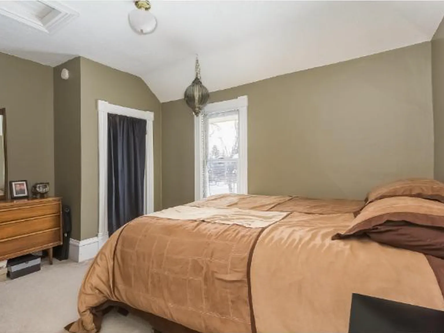 3 bed, 1600 sqft, $1,995 — Photo 4