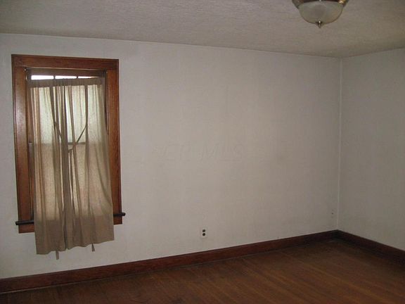 4th image of 824 S Richardson Ave