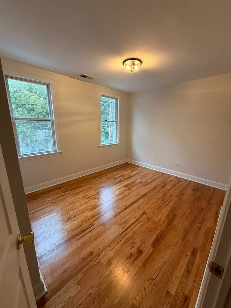 2 bed, 700 sqft, $1,700 — Photo 4