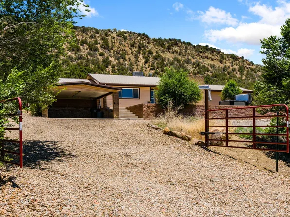 111 Rincon Loop Rd, Tijeras, NM 87059