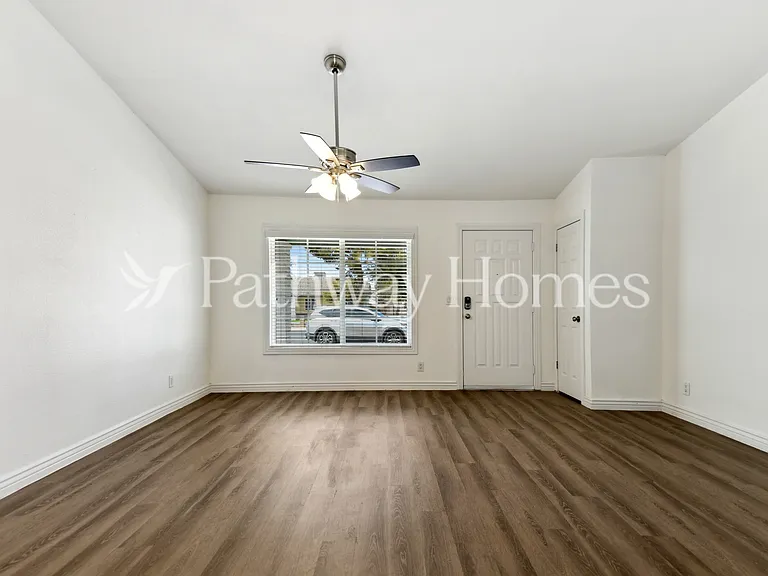 314 E Moore Ave — Photo 5