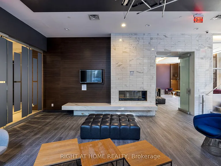 105 George St E #1912 — Photo 28