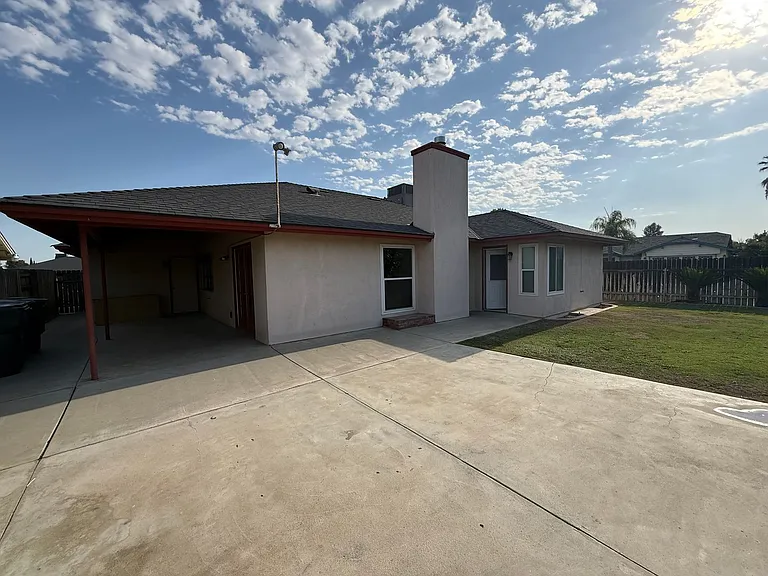 5801 Baywood St — Photo 13