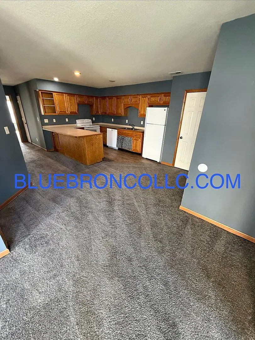 Spacious unit for a great price! — Photo 3