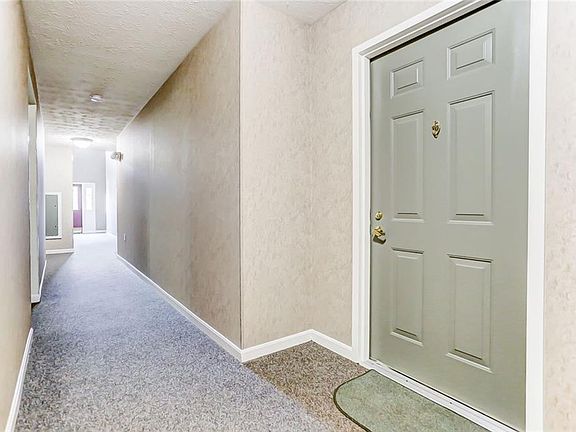 2nd image of 3047 Cumberland Ln APT 102