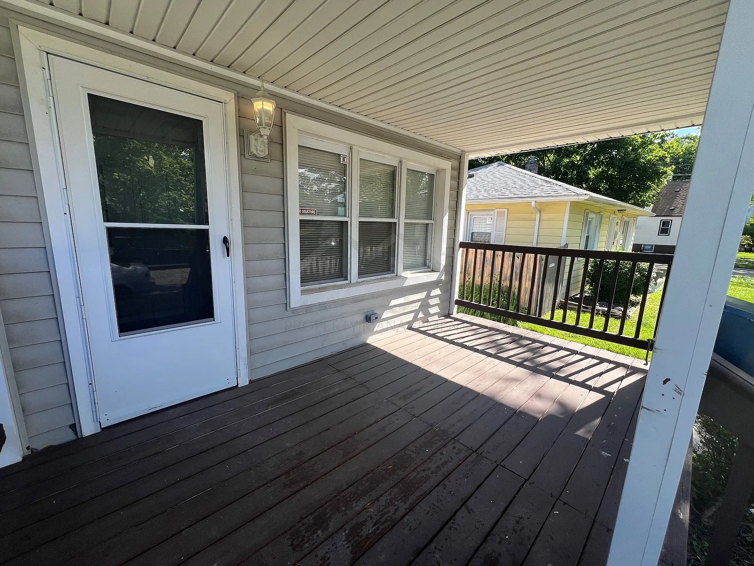 3 bed, 2.0 bath, 1075 sqft, $1,595 — Photo 2