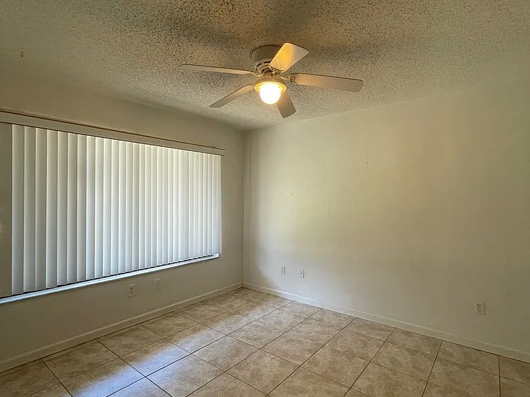 997 Mariposa Dr NE — Photo 10