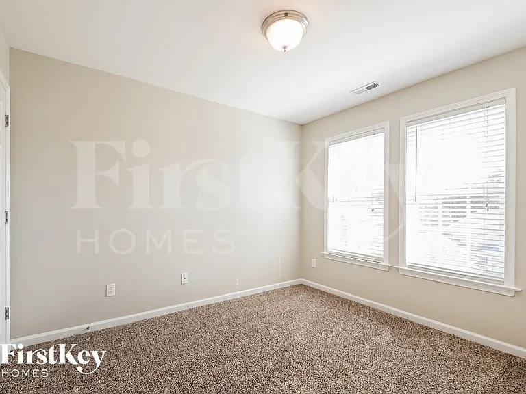 2428 Sapphire Valley Dr — Photo 11