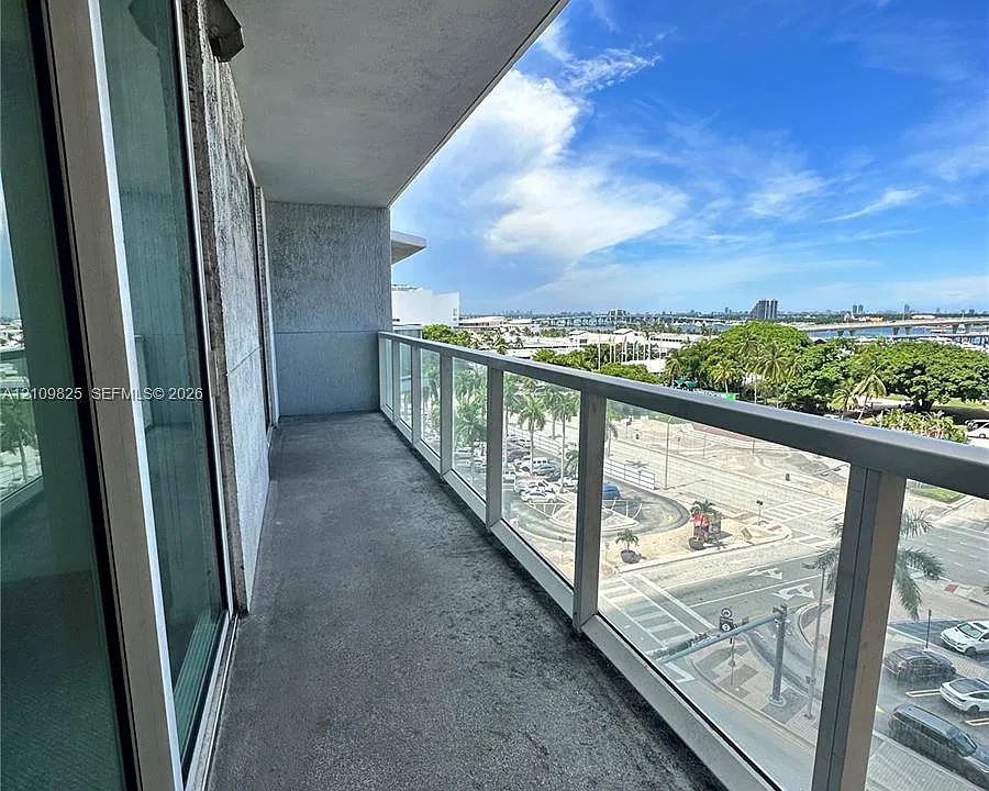 244 Biscayne Blvd #703