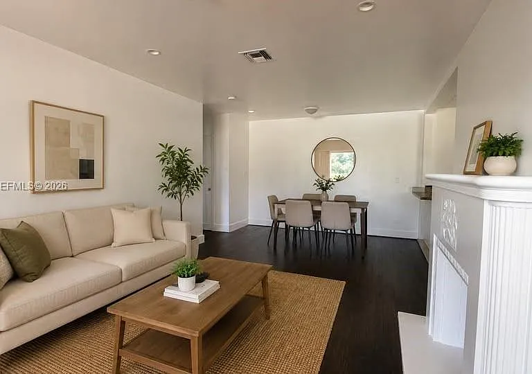 670 NE 166th St — Photo 3