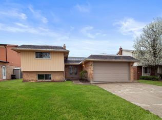 4288 Lin Dr, Sterling Heights, MI 48310