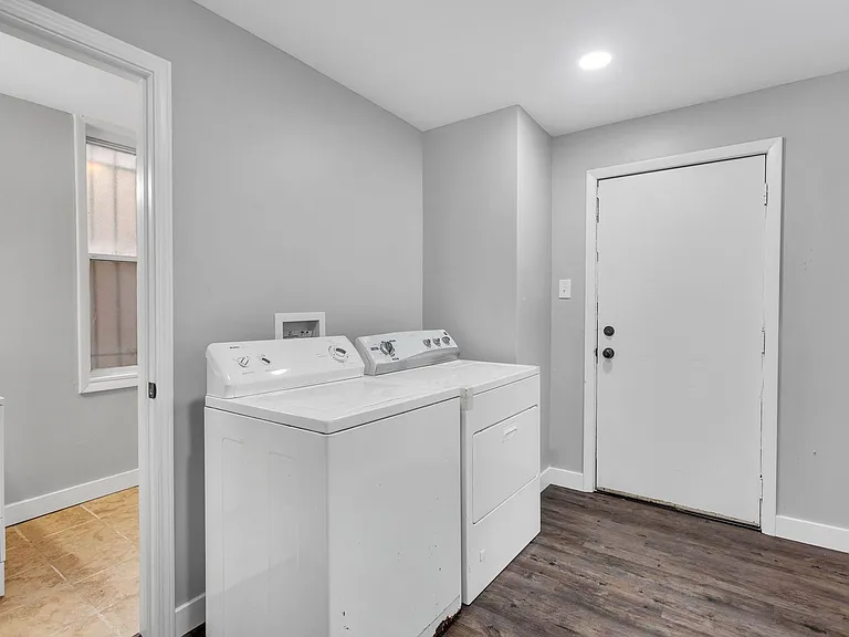 5419 Potter St — Photo 4