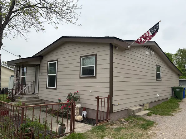 8815 Rockway St, White Settlement, TX 76108