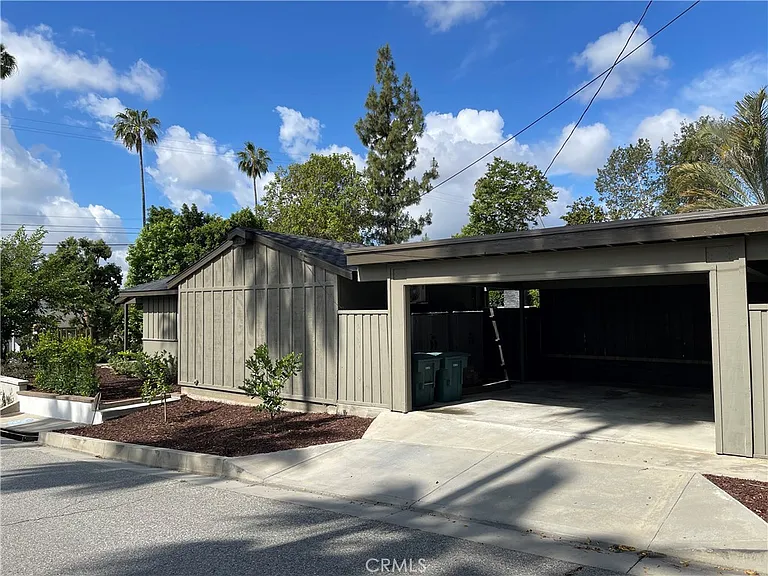 515 E Sierra Madre Blvd — Photo 4