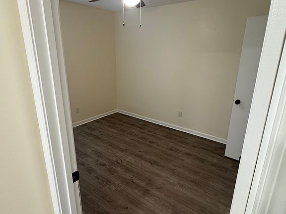 3rd image of 3221 Ruskin Rd