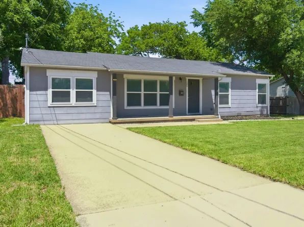 105 NE Anderson St, Burleson, TX 76028