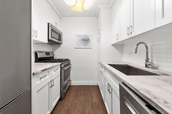 Sold by Compass | media 6