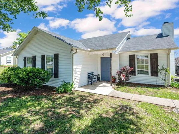 537 Warrior Dr, Alabaster, AL 35007