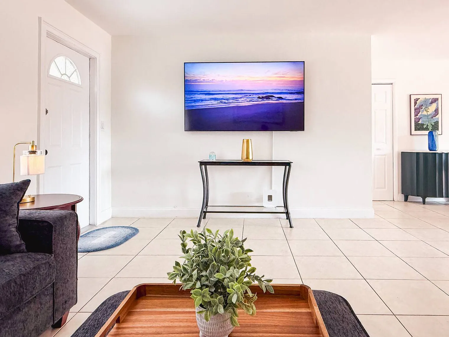 3 bed, 2.0 bath, 1345 sqft, $7,738 — Photo 4