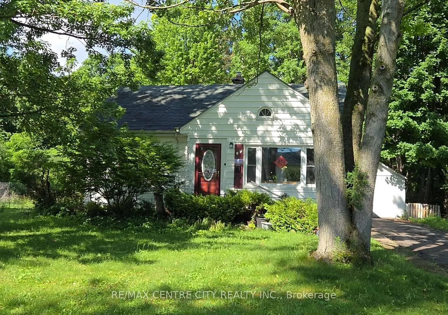 4 bed, $2,290 — Photo 1
