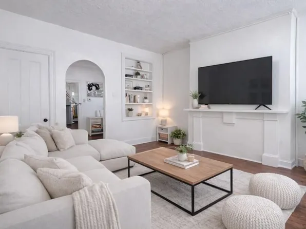 40 Westervelt Place image 1 of 12