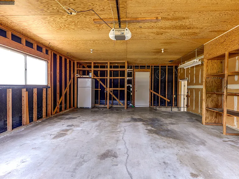 518 Clover Ln — Photo 26