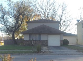 501 Old Stone Rd, Bolingbrook, IL 60440