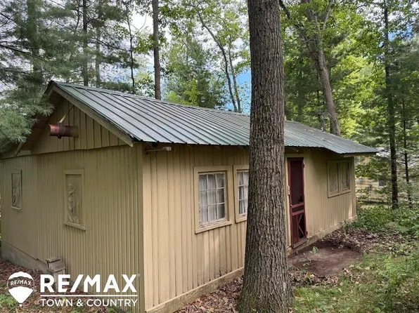 207 Mary Jo Rd, Harrison, MI 48625